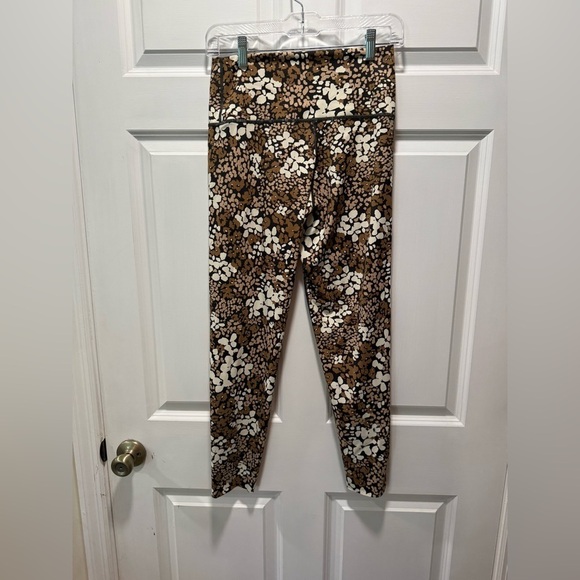 Aerie Floral Patterned Leggings​​​ - Picture 5 of 5